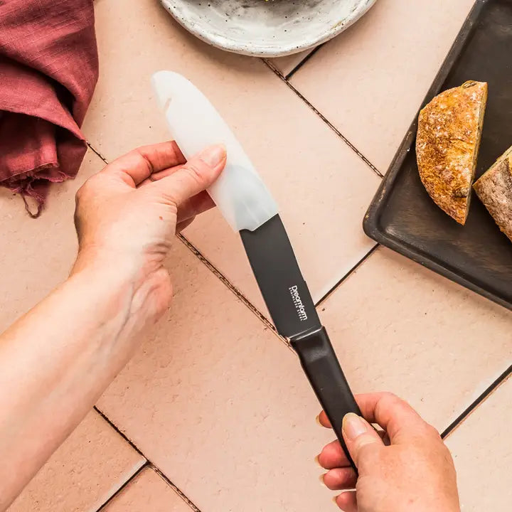 Kneed® - 2-in-1 Spreading & Slicing Knife