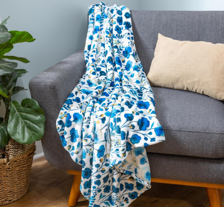 VivaStyle Gilded Meadow Plush Blanket