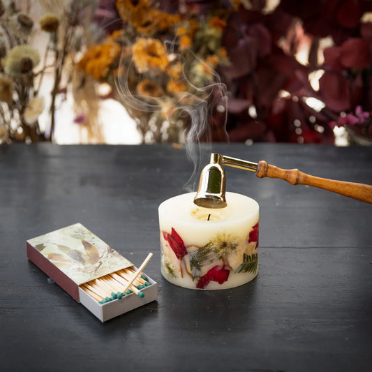 Rosy Rings Spicy Apple Petite Oval Botanical Candle