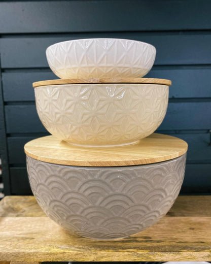 Neutral Ceramic Bowls With Lids