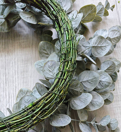 22" Eucalyptus Wreath Matte Green