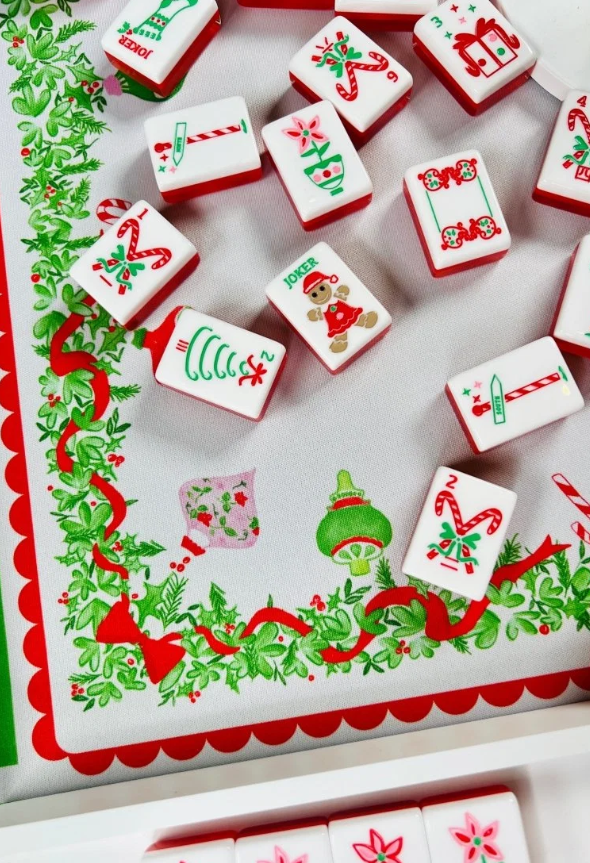 Holly Jolly Oh My Mahjong Mat & Tile Set