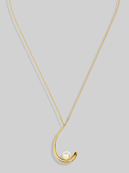 Moon Pearl Short Necklace
