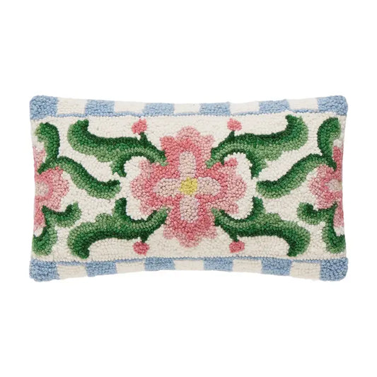 Vintage Floral Lumber Hooked Wool Pillow